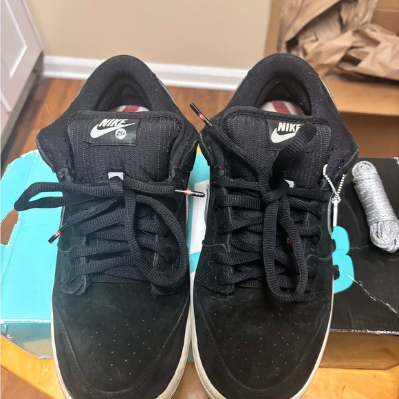 Nike sb dunk low quartersnacks main image 10